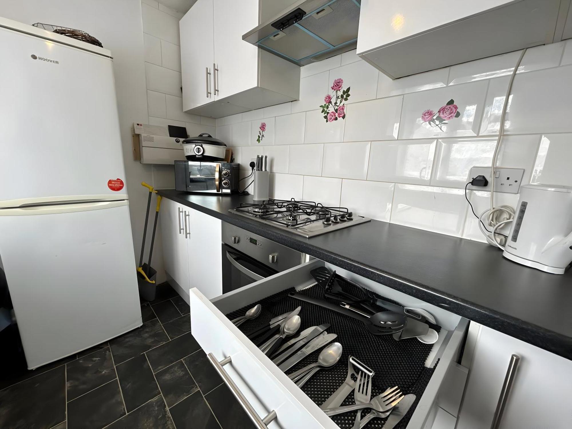 3 Bedroom House By M40 J4 ไฮวิคัมบ์ ภายนอก รูปภาพ