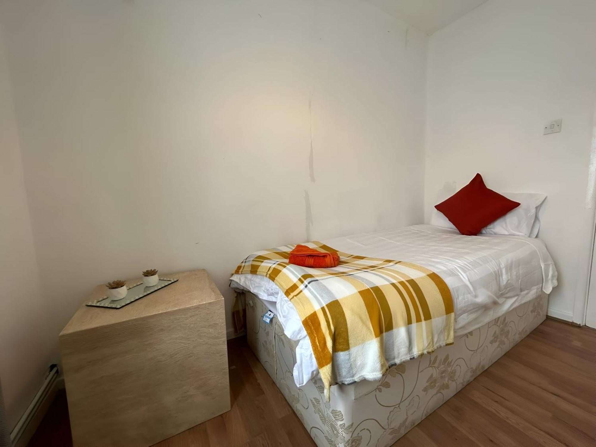 3 Bedroom House By M40 J4 ไฮวิคัมบ์ ภายนอก รูปภาพ