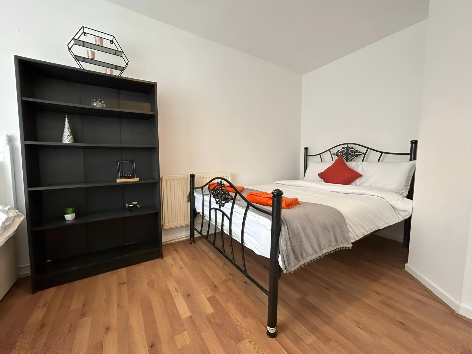3 Bedroom House By M40 J4 ไฮวิคัมบ์ ภายนอก รูปภาพ
