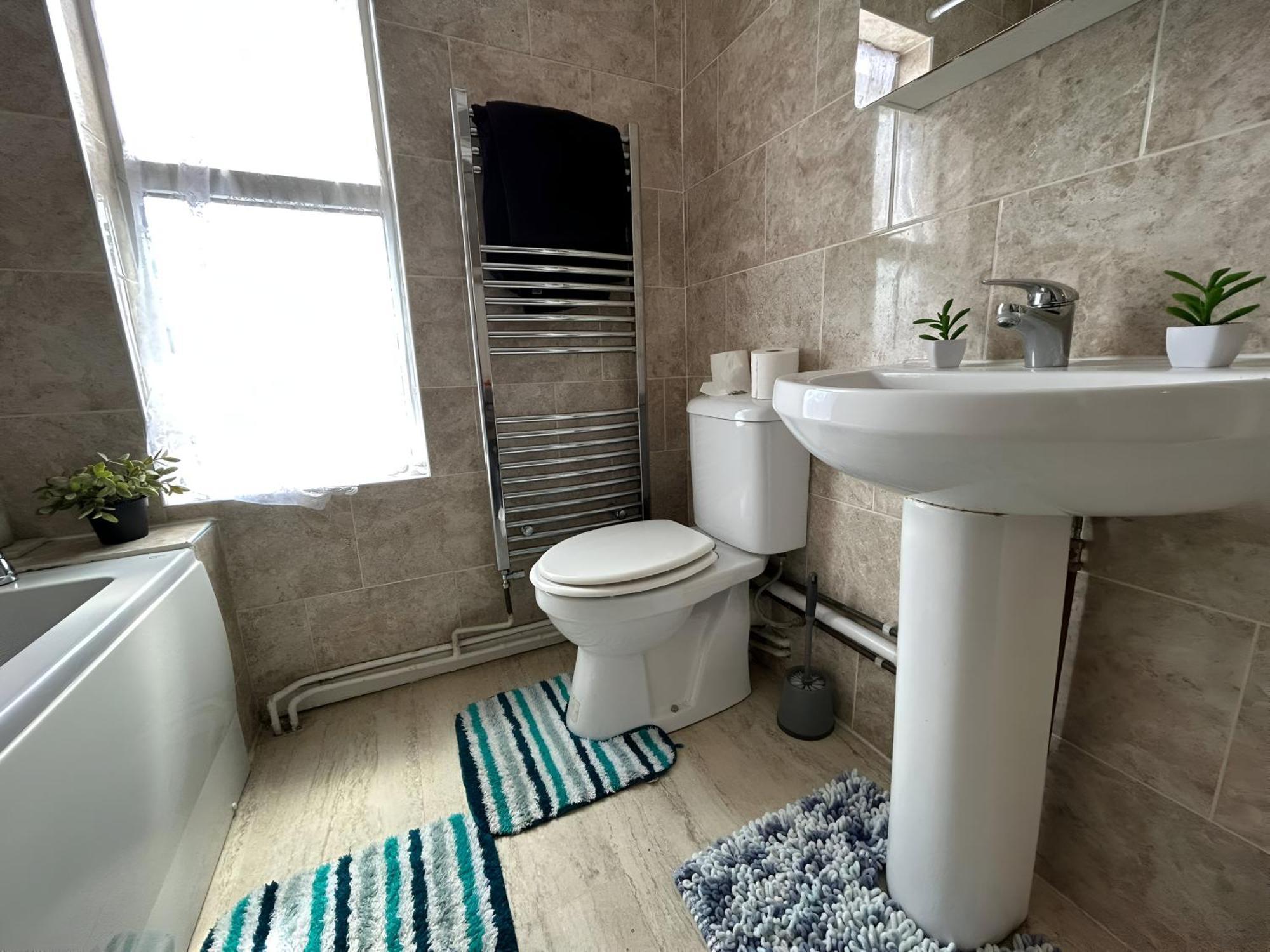 3 Bedroom House By M40 J4 ไฮวิคัมบ์ ภายนอก รูปภาพ